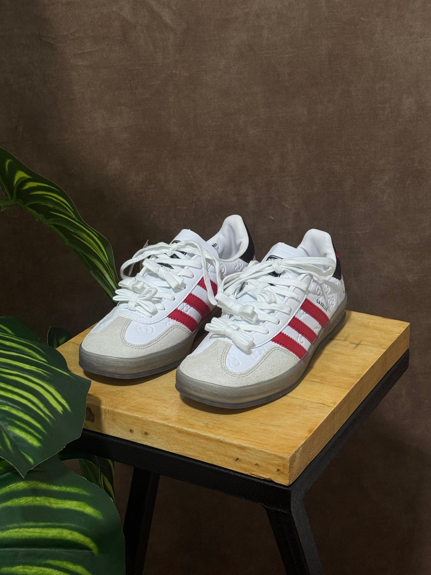 Adidas Gazelle Indoor x Hello Kitty