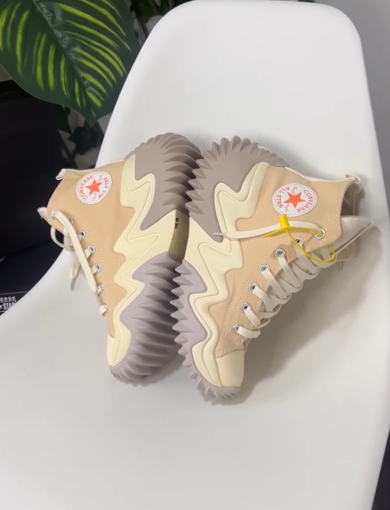 Converse Run Star Motion “Beige”