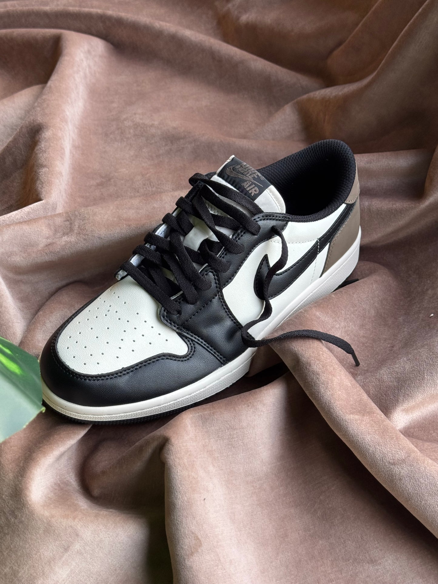 Air Jordan 1 Low OG “Mocha”