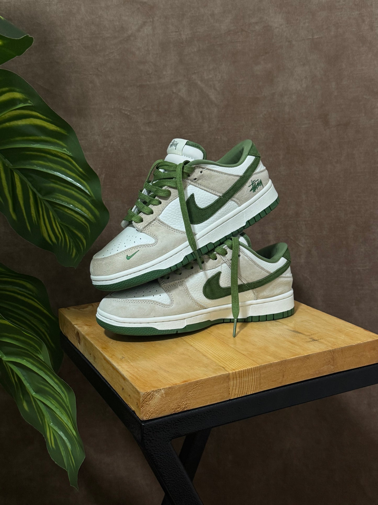 Nike SB Dunk Low x Stussy