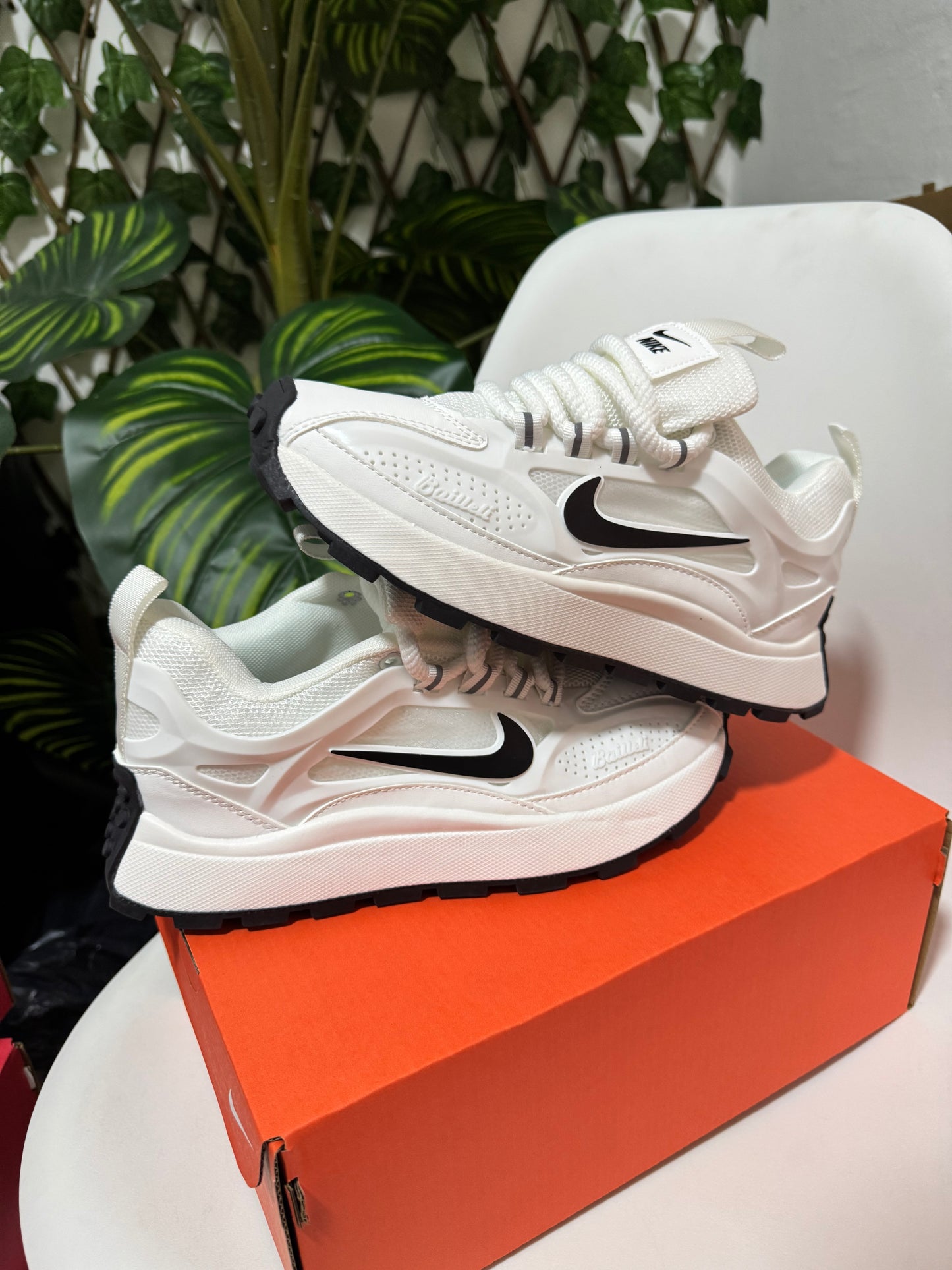 Nike Bailleli Blanca