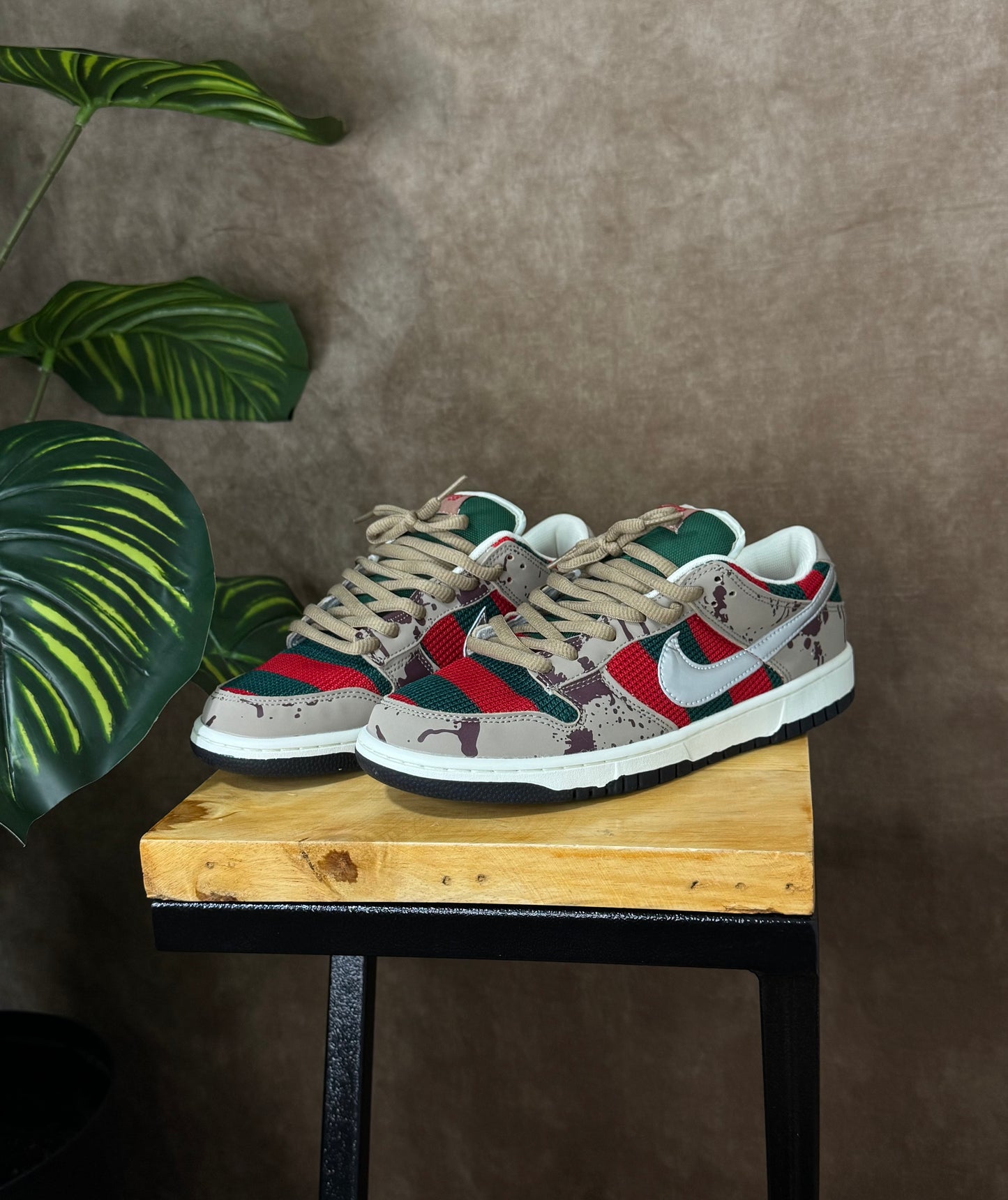 Nike SB Dunk Low “Freddy Krueger”
