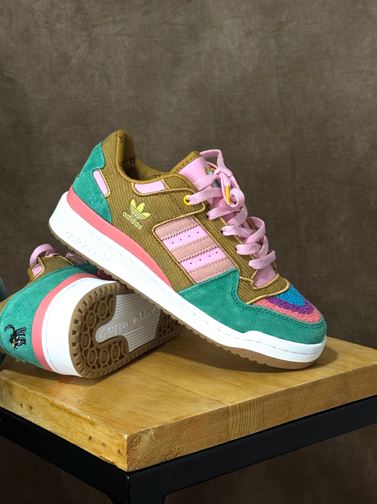 Adidas Forum Low X Los Simpsons Living Room