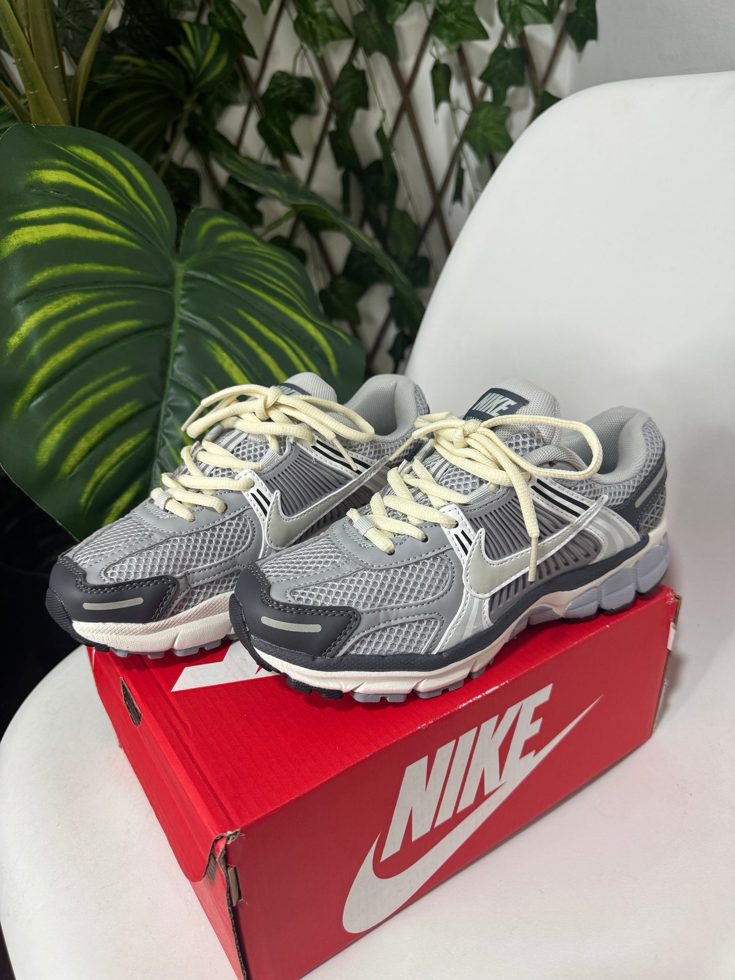 Nike Vomero 5 Gris