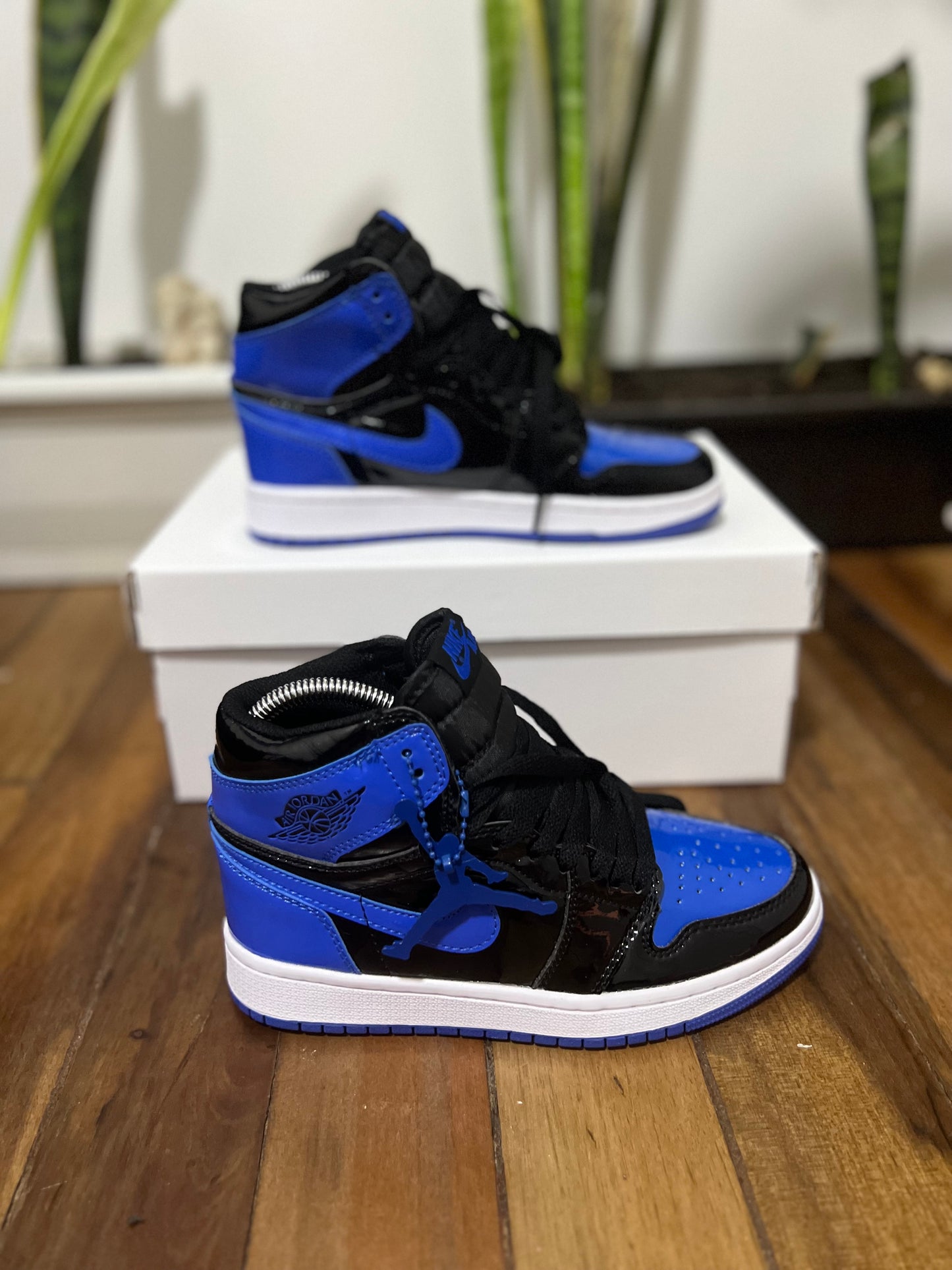 Air Jordan 1 High “Patent Royal”