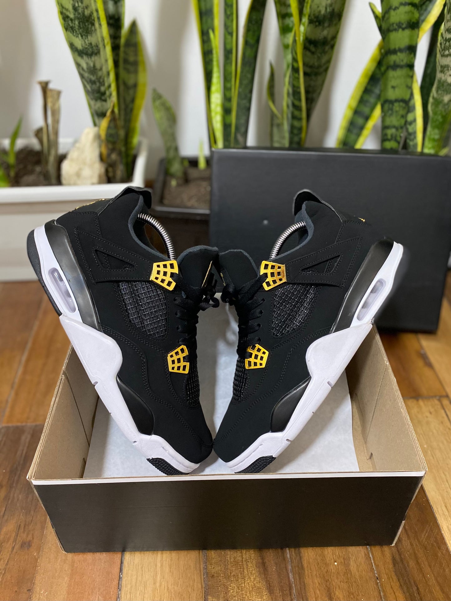 Air Jordan 4 “Royalty”