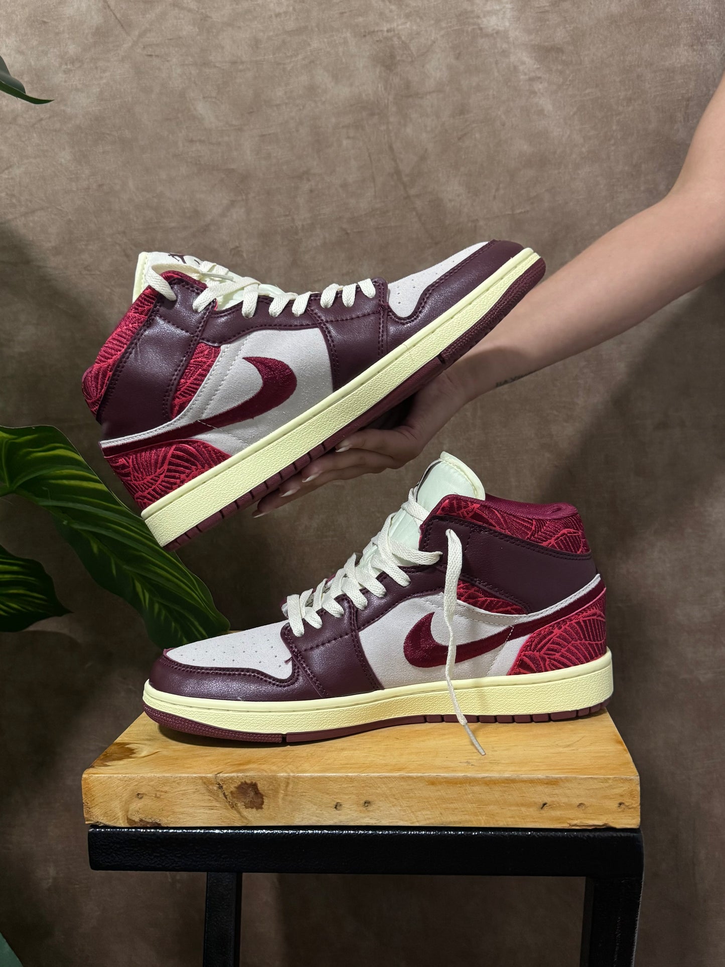 Air Jordan 1 Mid “Tiki Leaf”