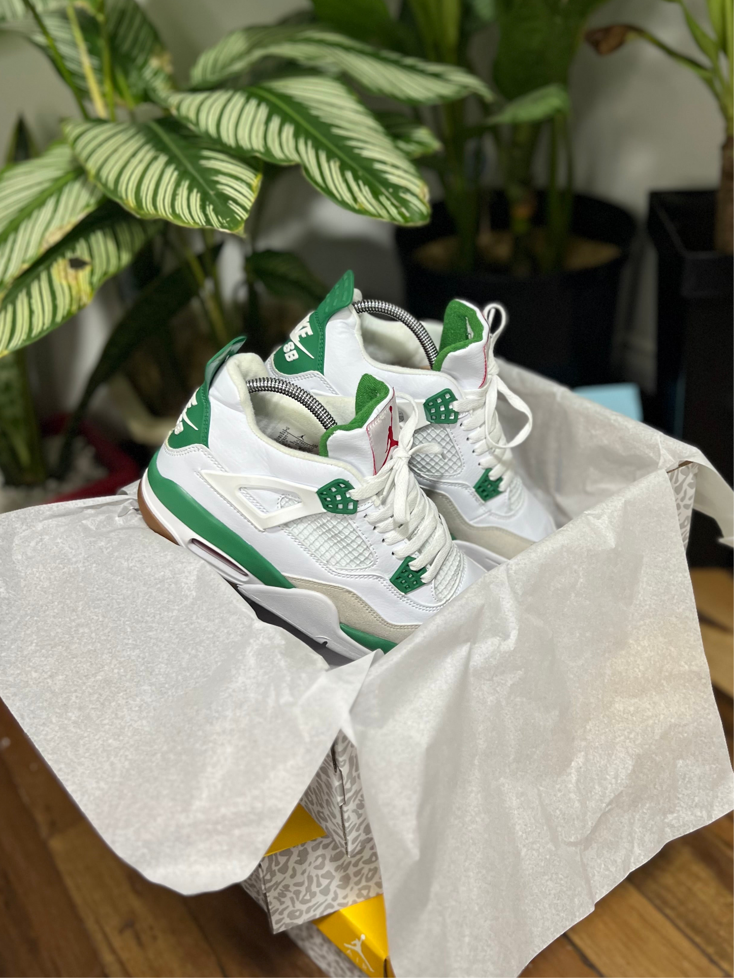 Air Jordan 4 x SB “Pine Green”