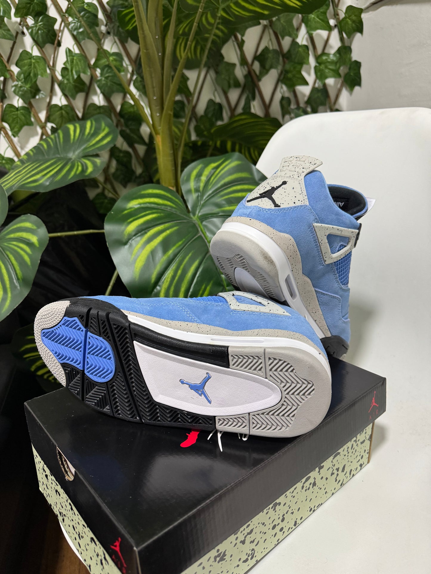 Air Jodan Retro 4 “University Blue”