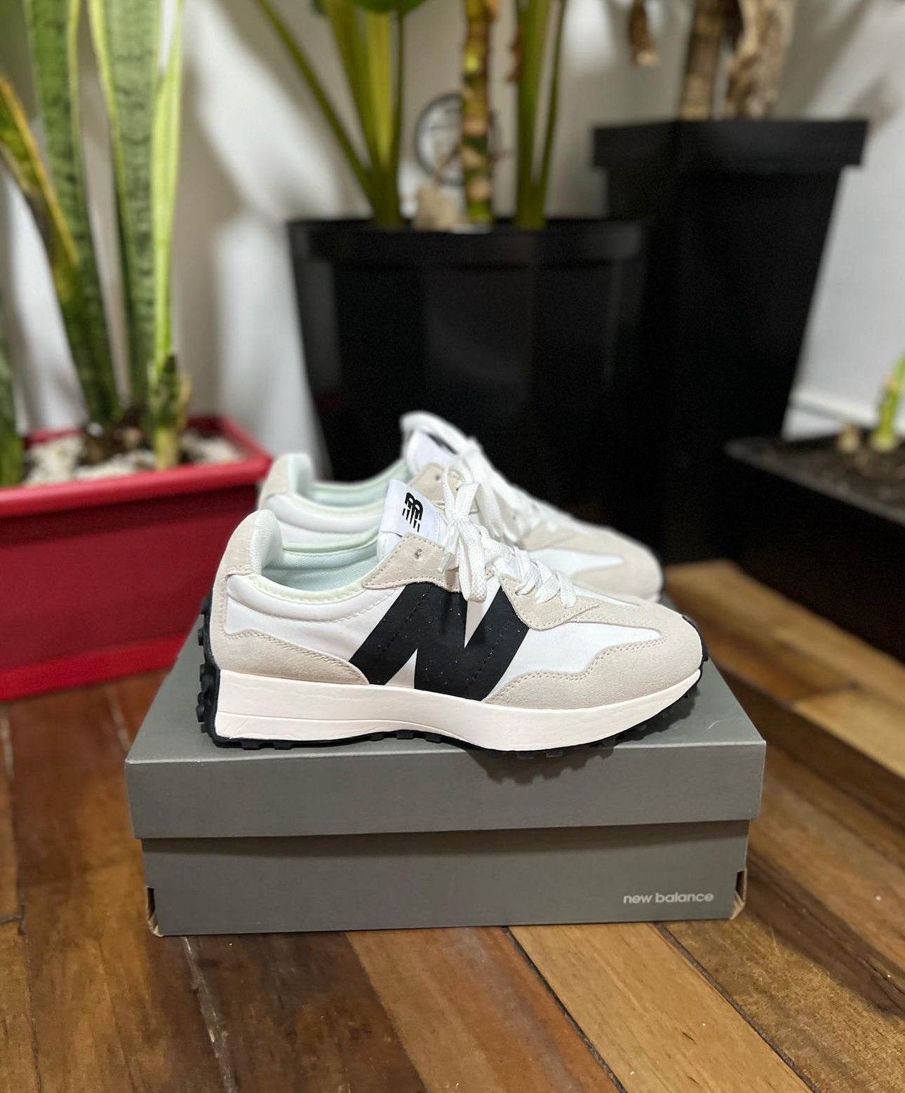 New Balance 327