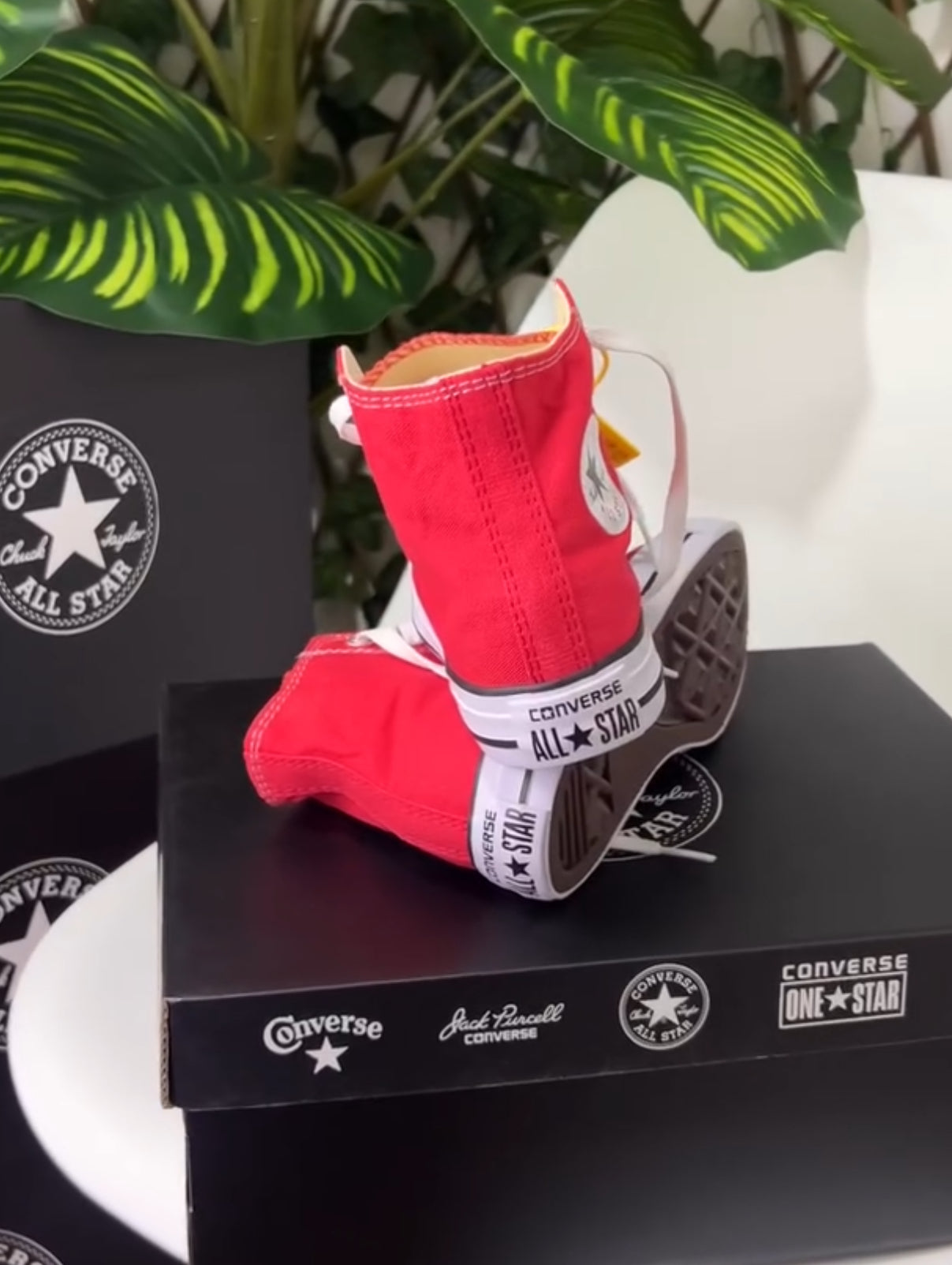 Converse Chuck Taylor All Star High “Roja”