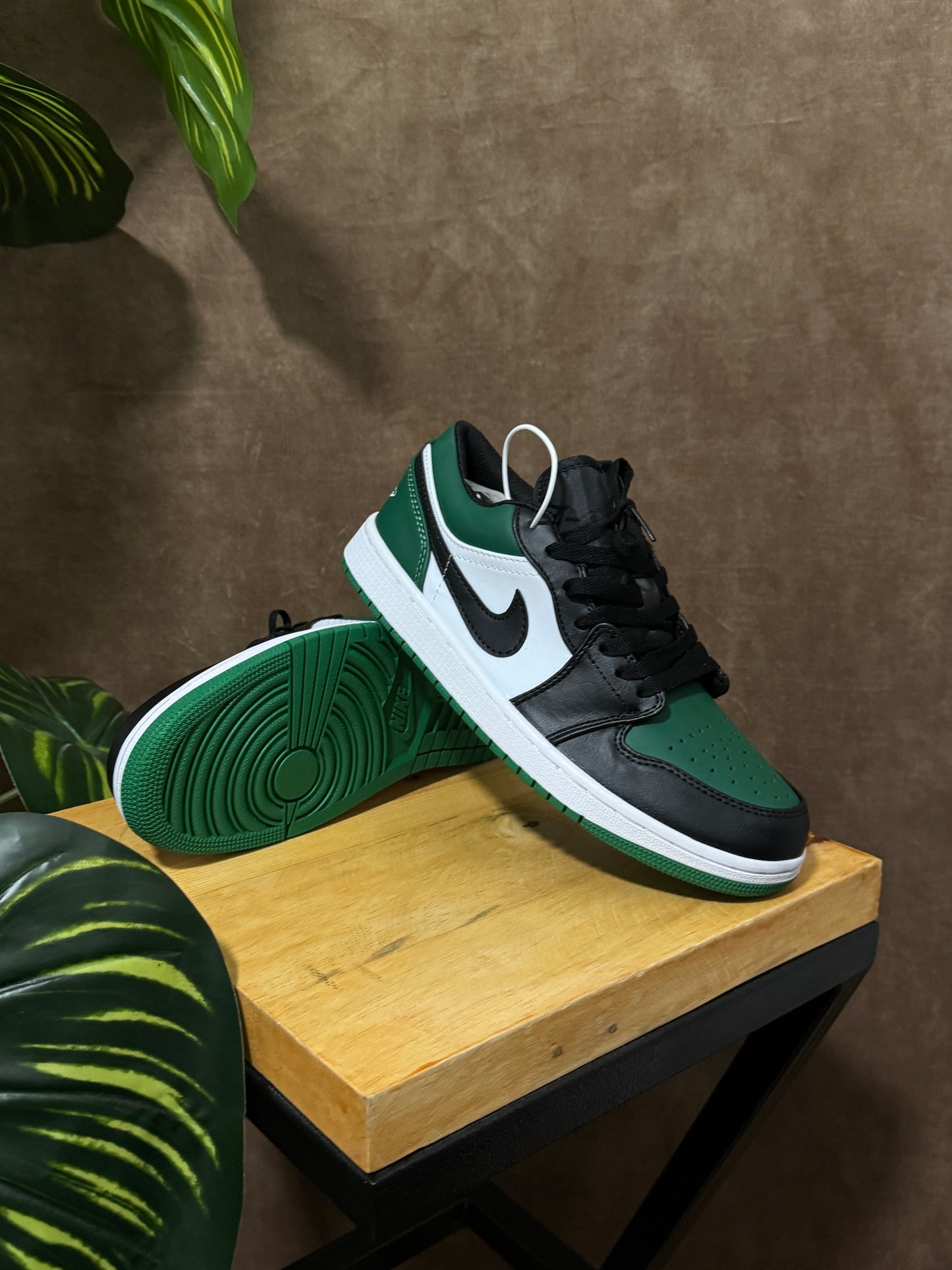 Air Jordan 1 Low “Green Toe”