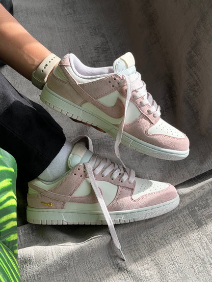 Nike SB Dunk Low “Pink”