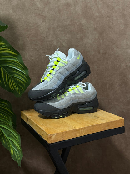 Nike Air Max 95 OG “Big Bubble Neon”