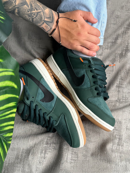Nike SB Dunk Low “Deep Fir”