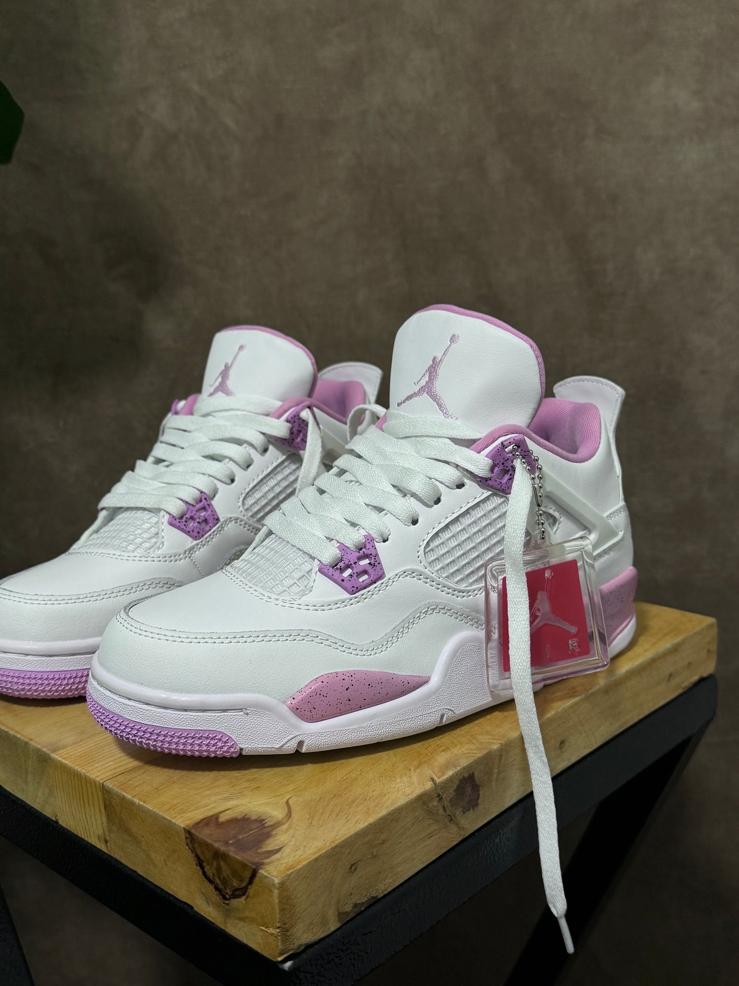 Air Jordan 4 “Oreo Pink”