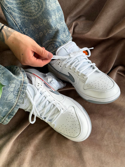 Nike SB Dunk Low x Supreme