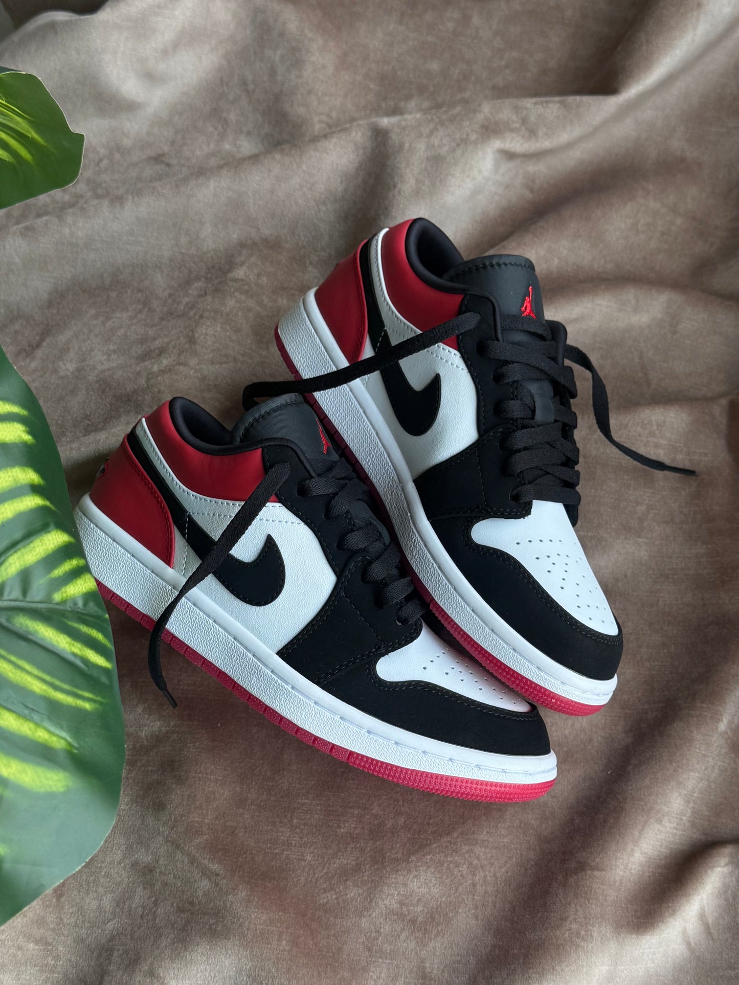 Air Jordan 1 Low “Black Toe”