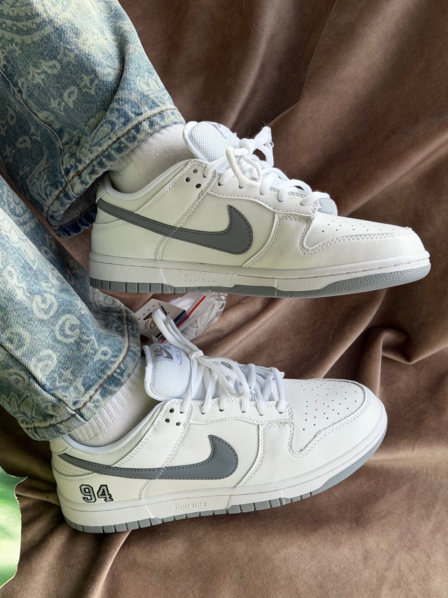 Nike SB Dunk Low x Supreme
