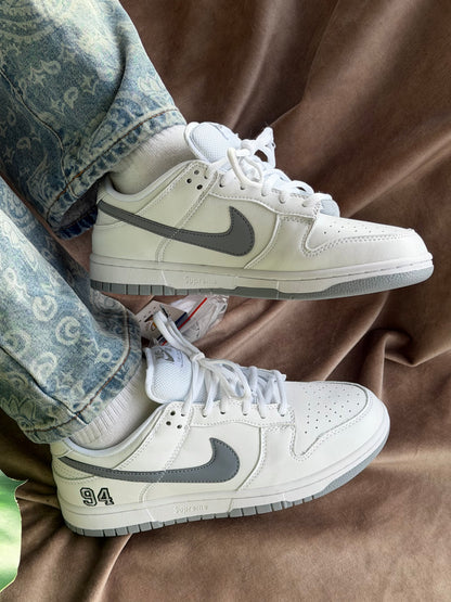 Nike SB Dunk Low x Supreme