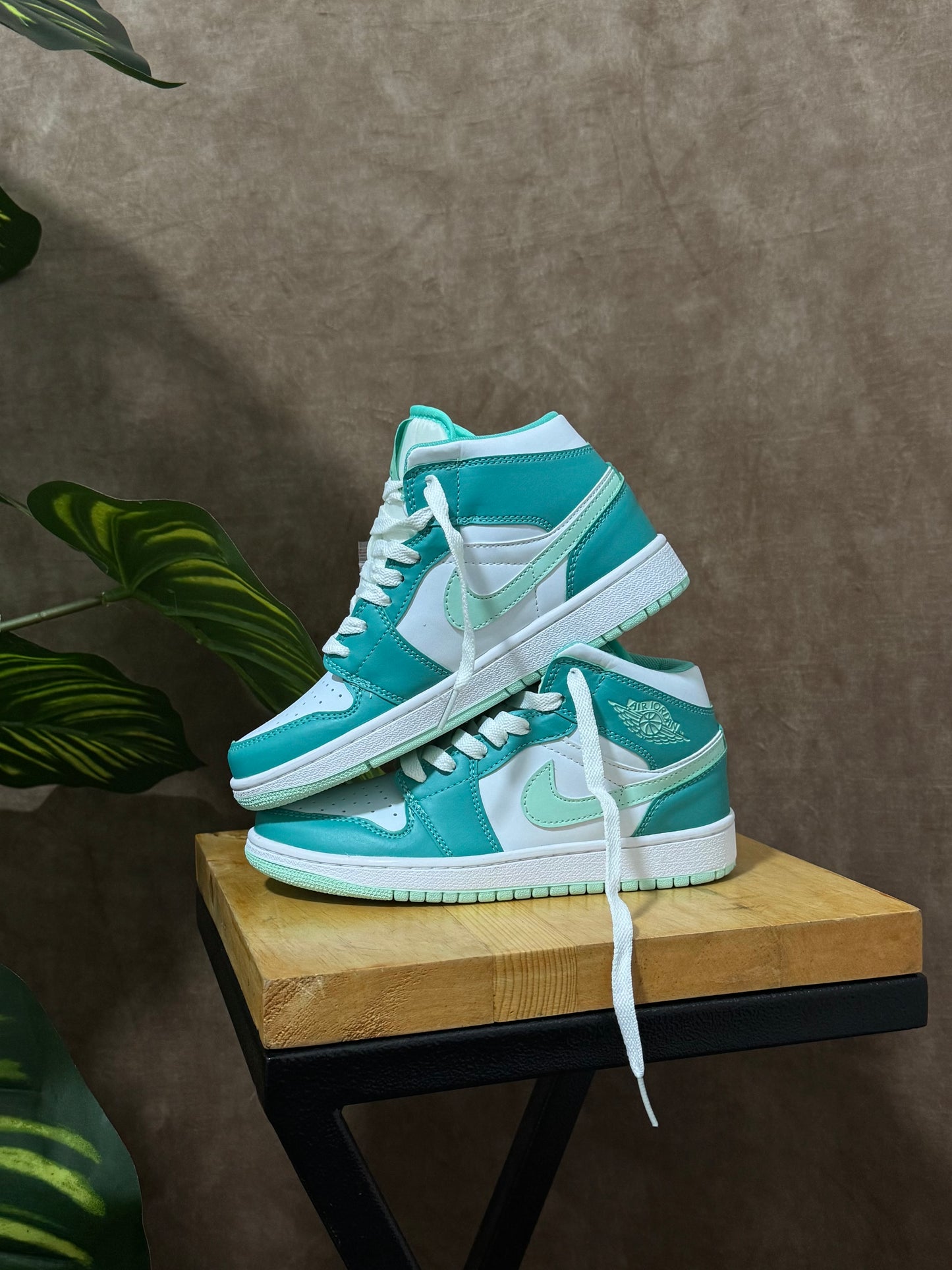 Air Jordan 1 Mid “Washed Teal”