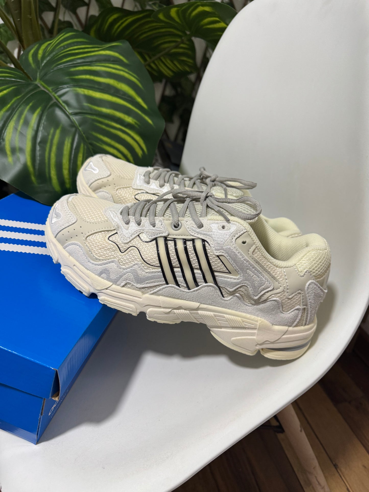 Adidas Response CL X Bad Bunny Wonder White