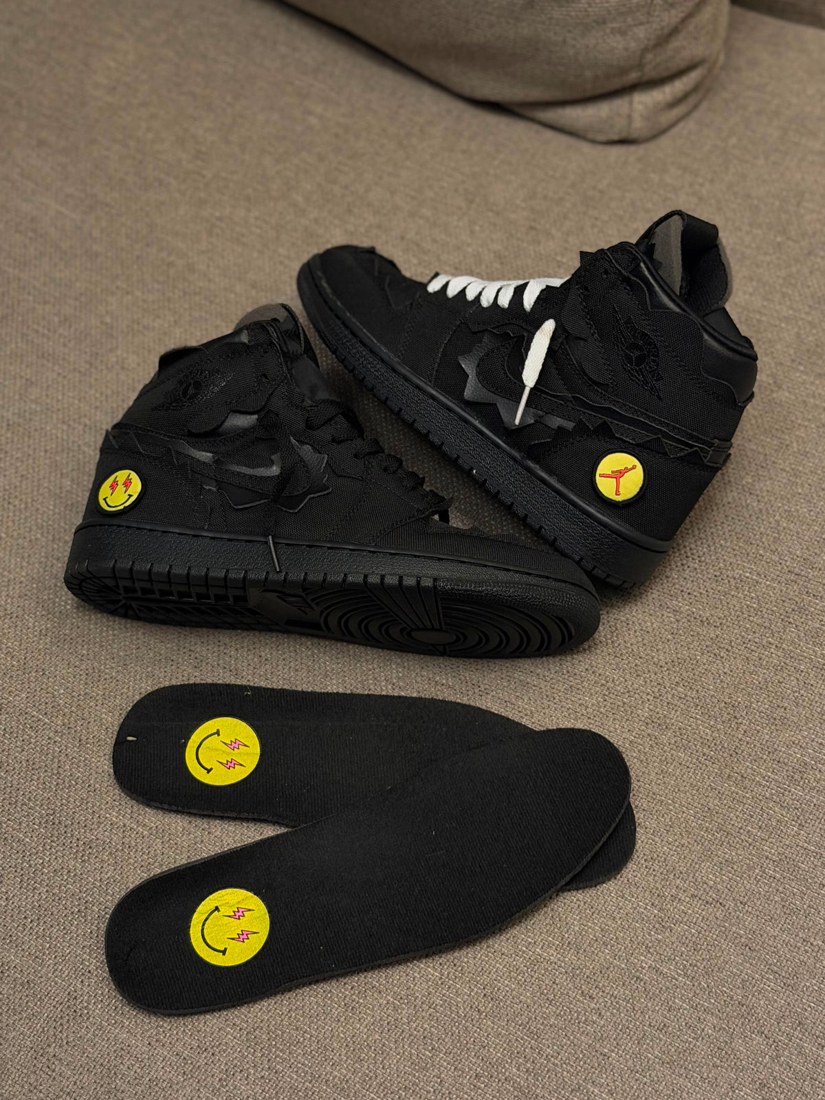 Air Jordan Retro 1 x J Balvin