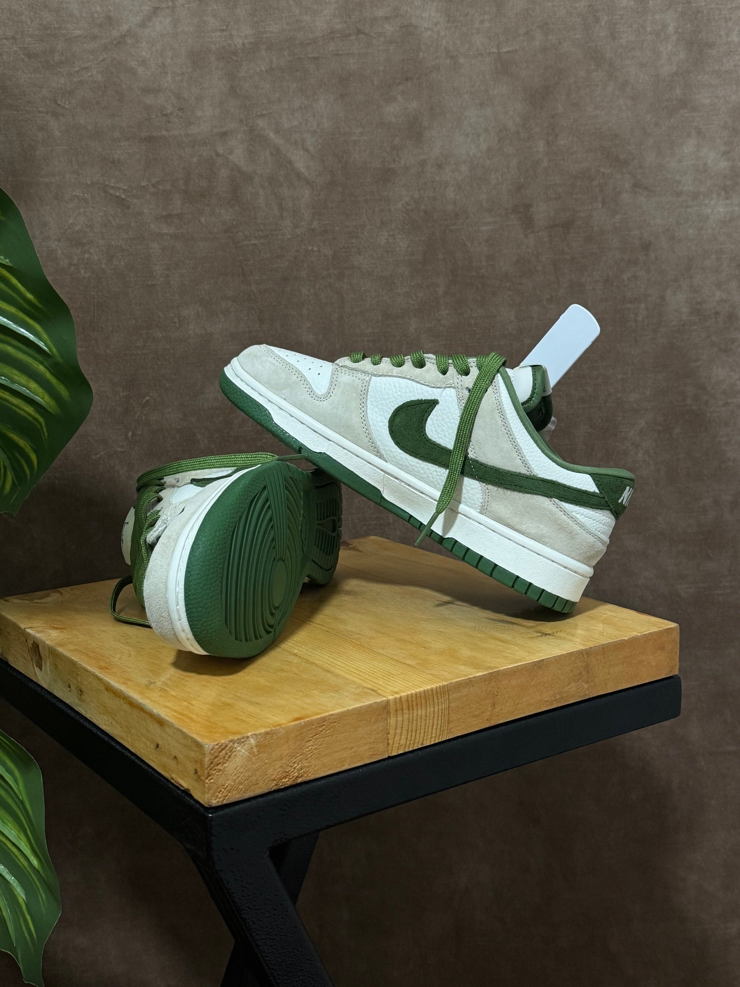 Nike SB Dunk Low x Stussy