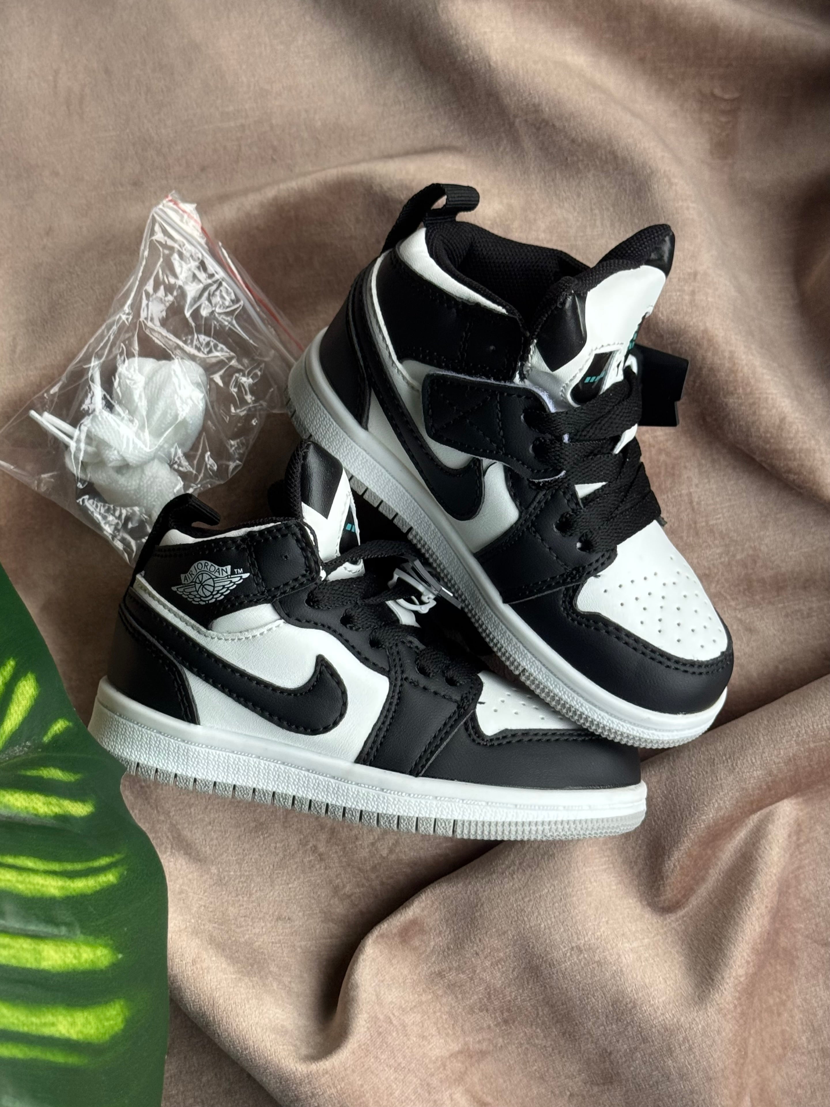 Air Jordan 1 High “Panda” – URBAN SNKR