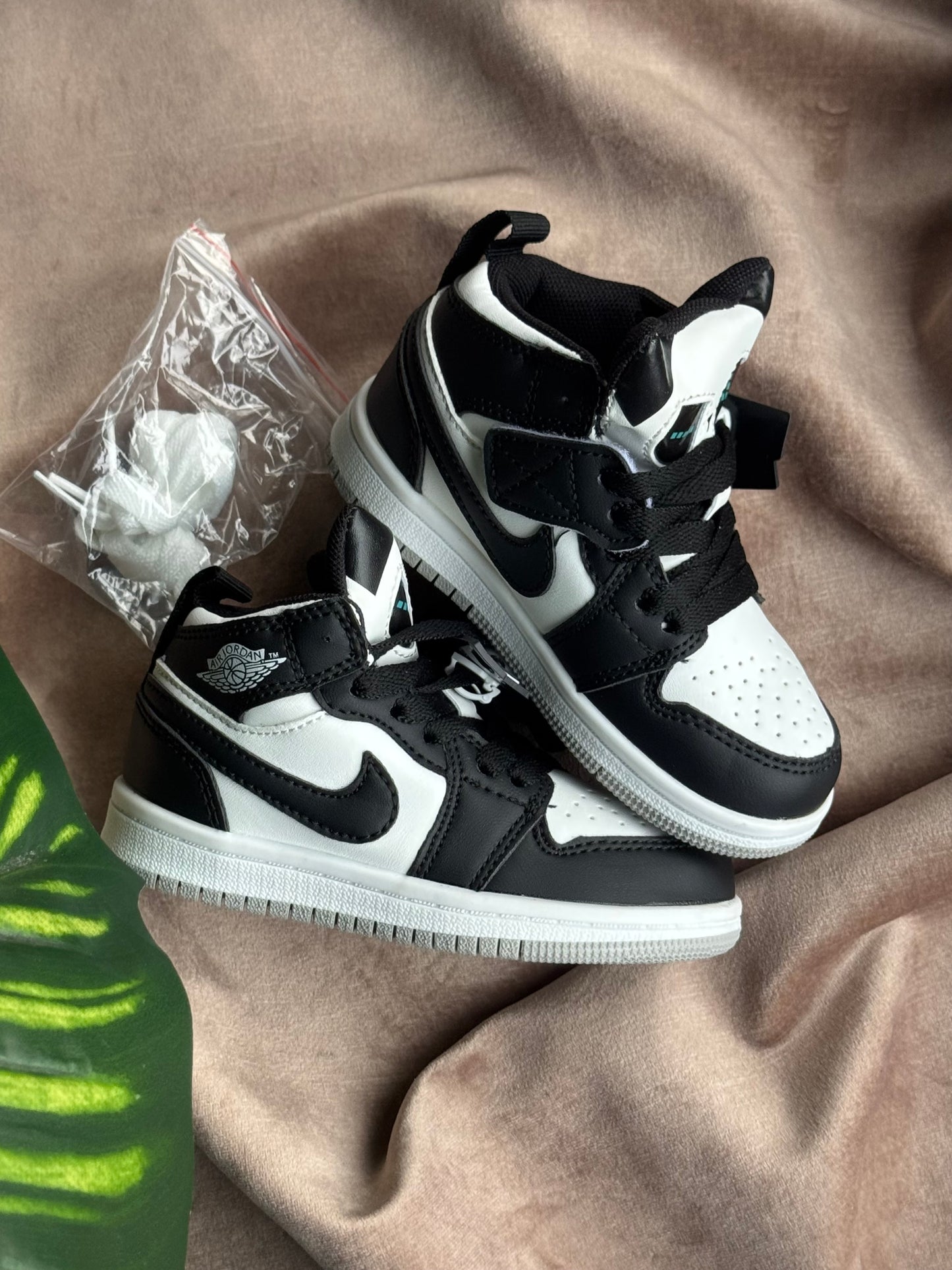 Air Jordan 1 High “Panda”
