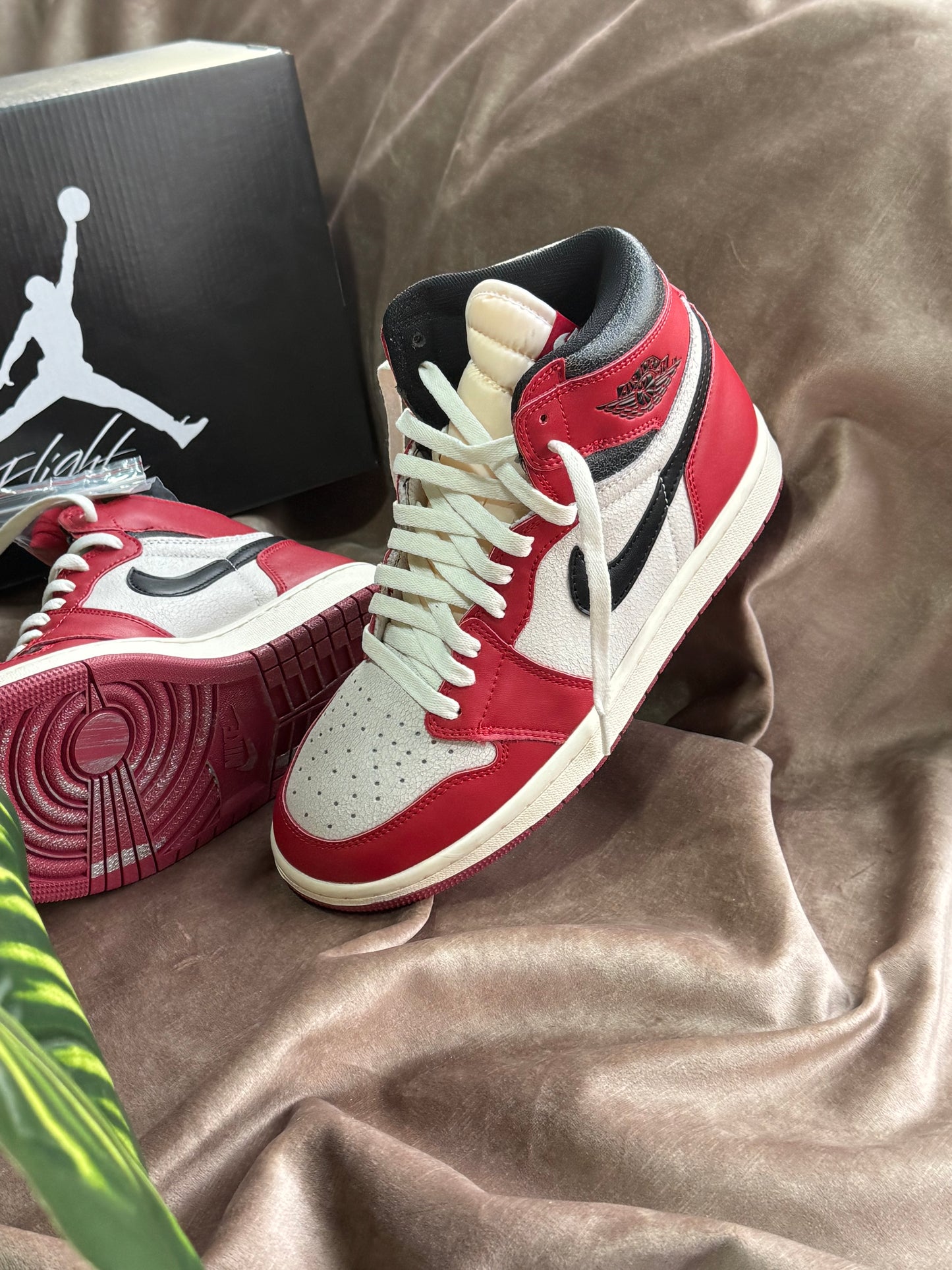 Air Jordan 1 High Chicago “Lost And Found”