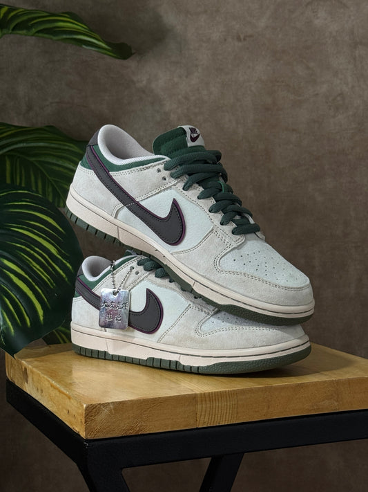 Nike SB Dunk Low Otomo