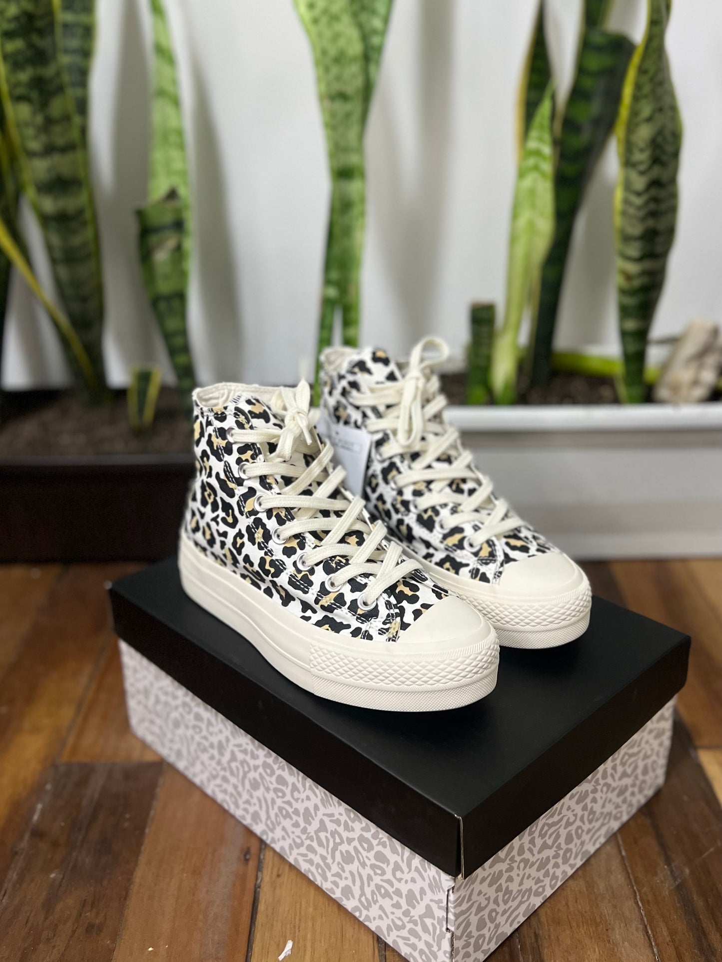 Converse Chuck Taylor Plataform “Leopard Lugged”
