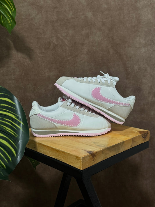 Nike Cortez “San Valentín”