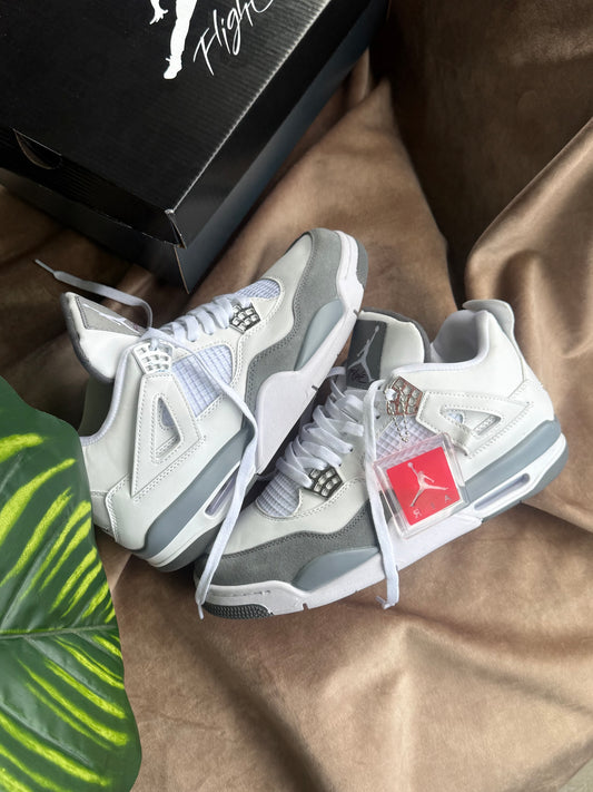 Air Jordan 4 “Smoke Grey”