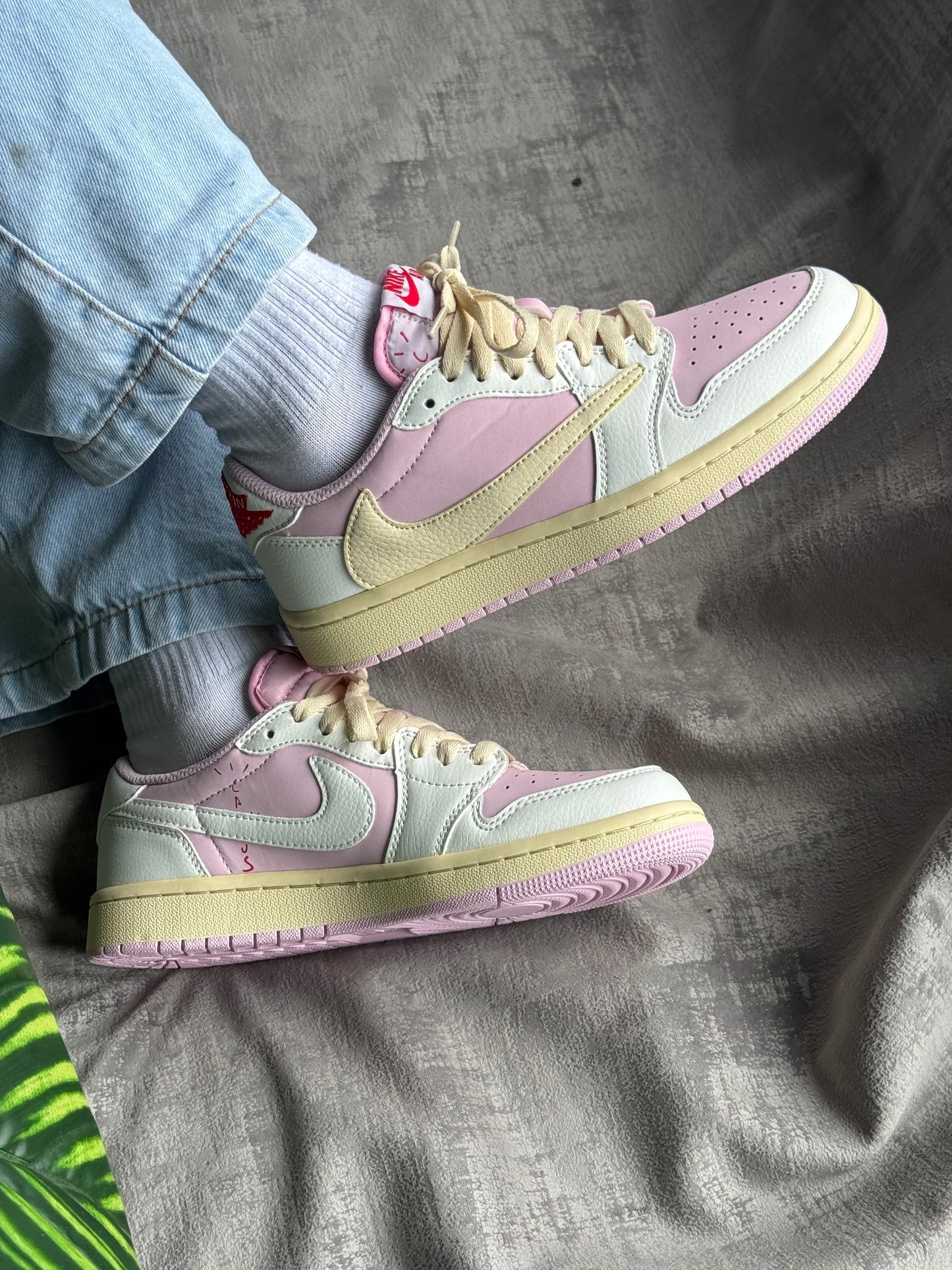 Air Jordan 1 Low x Travis Scott “Shy Pink”