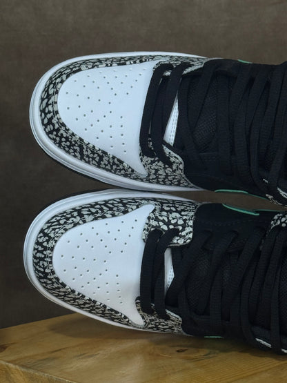 Nike SB Dunk Low “Atmos Elephant”