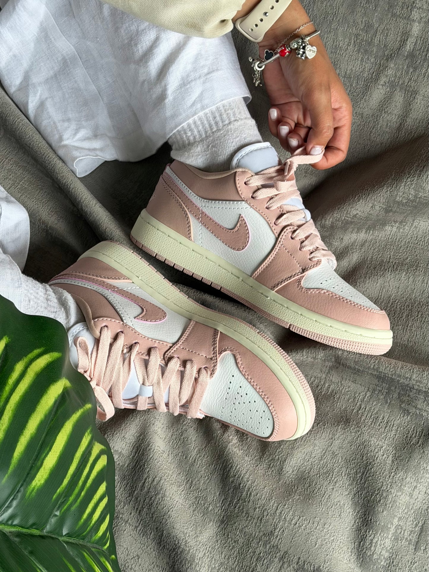 Air Jordan 1 Low “Pink”