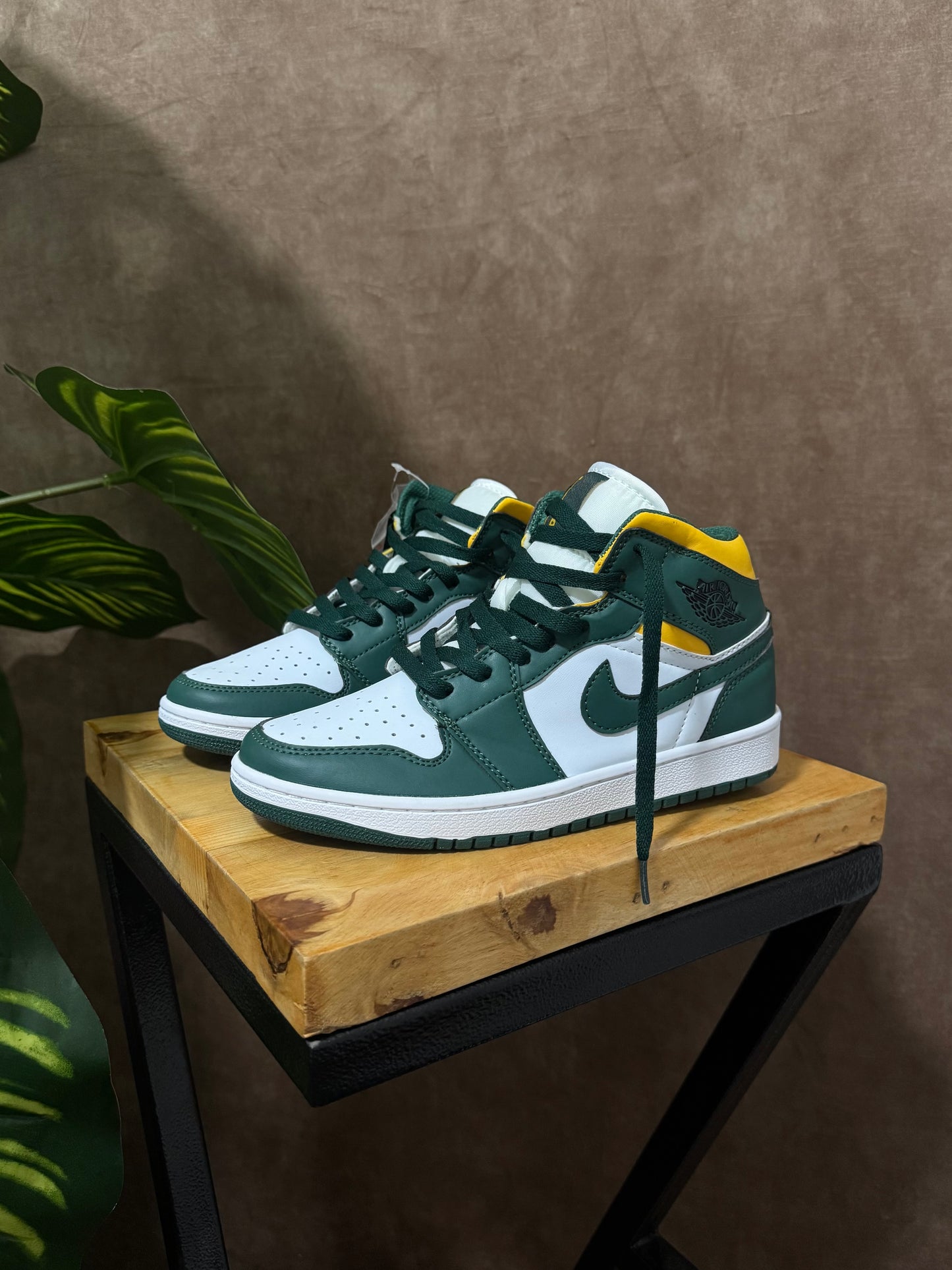Air Jordan 1 Mid “Noble Green”
