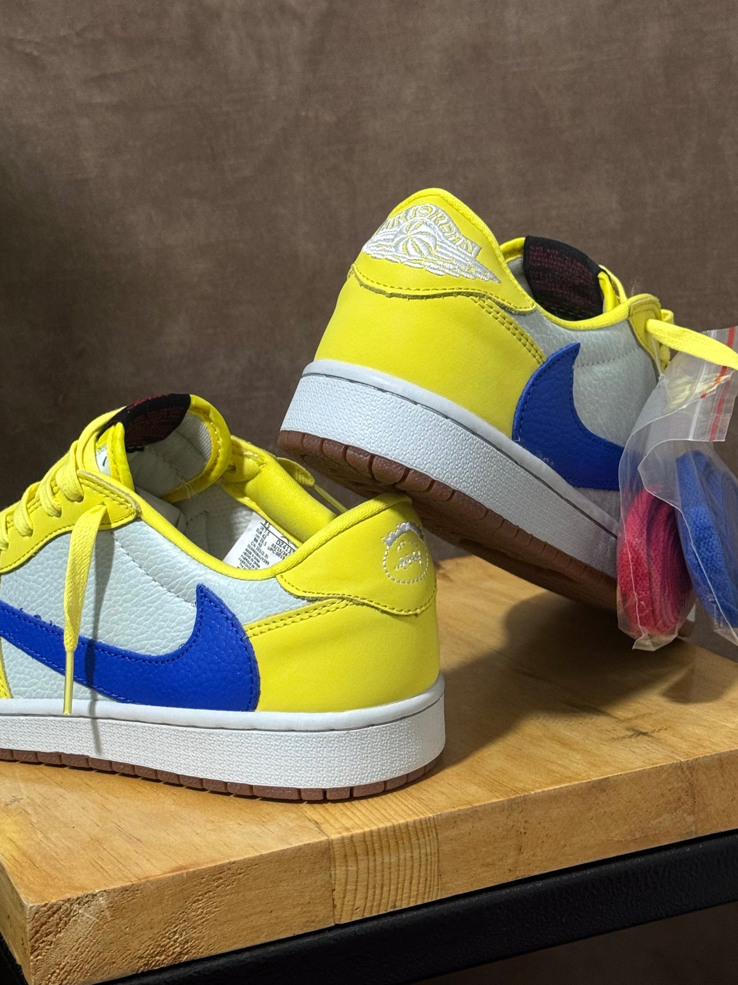Air Jordan 1 Low SP Travis Scott “Canary”