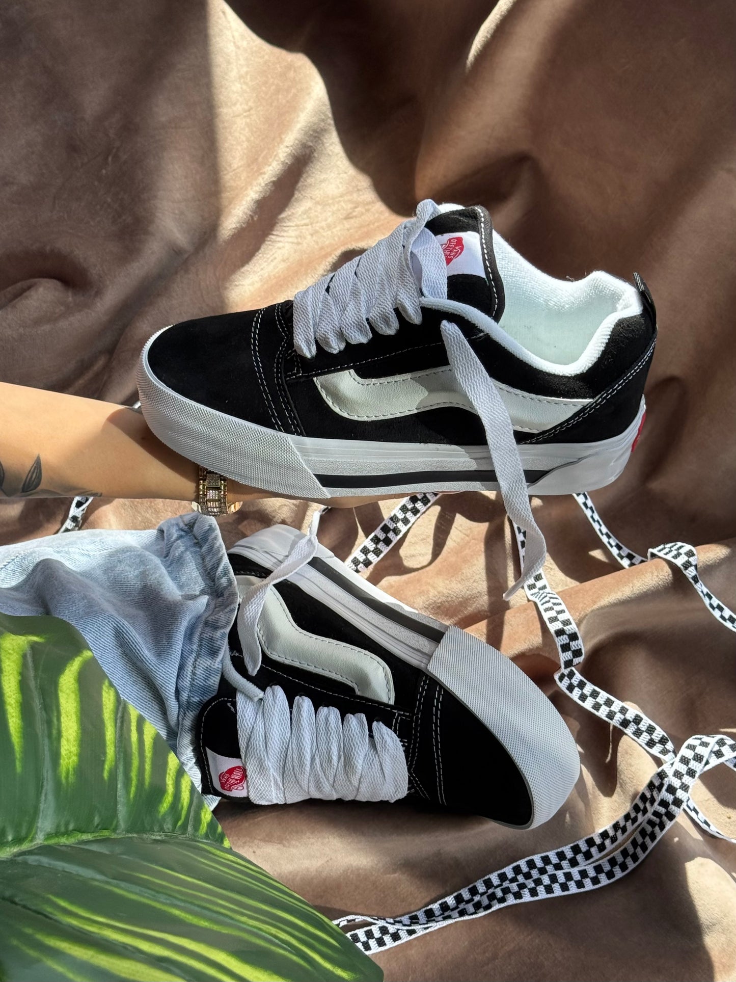 Vans Knu Stack “Black/White”