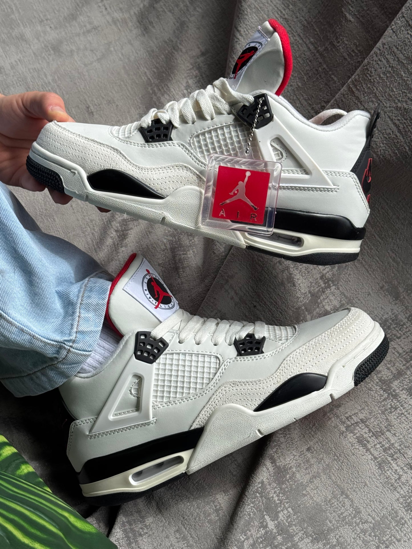 Air Jordan 4 “Flight Club”