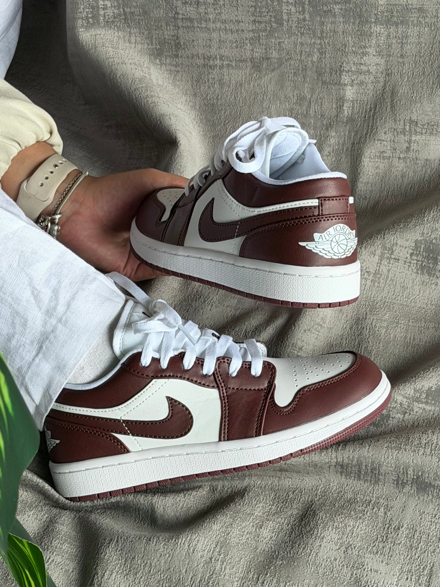 Nike Jordan 1 Low “Burgundy/White”