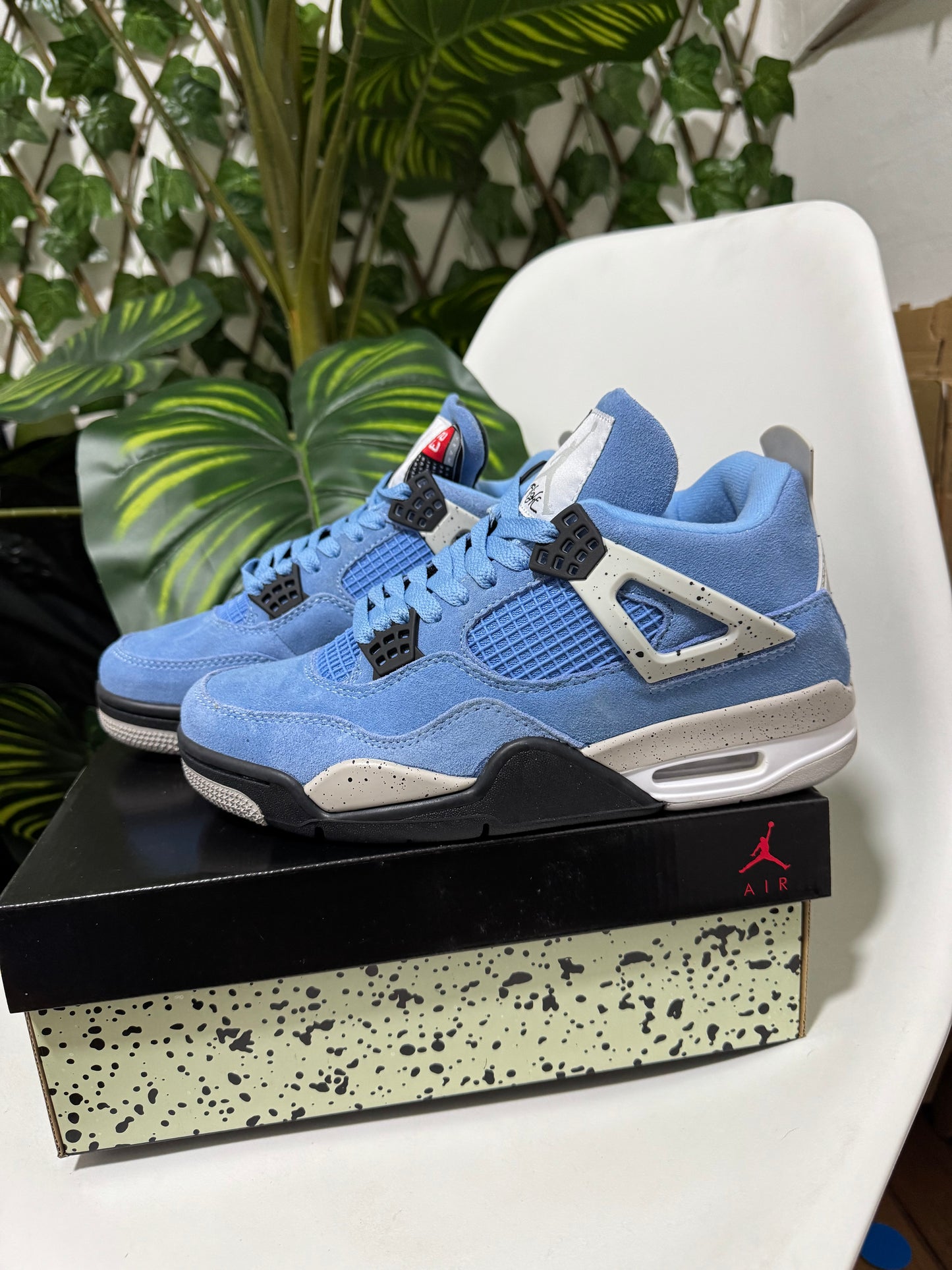 Air Jodan Retro 4 “University Blue”