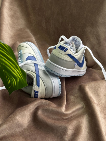 Nike SB Dunk Low “Ivory Huper Royal”