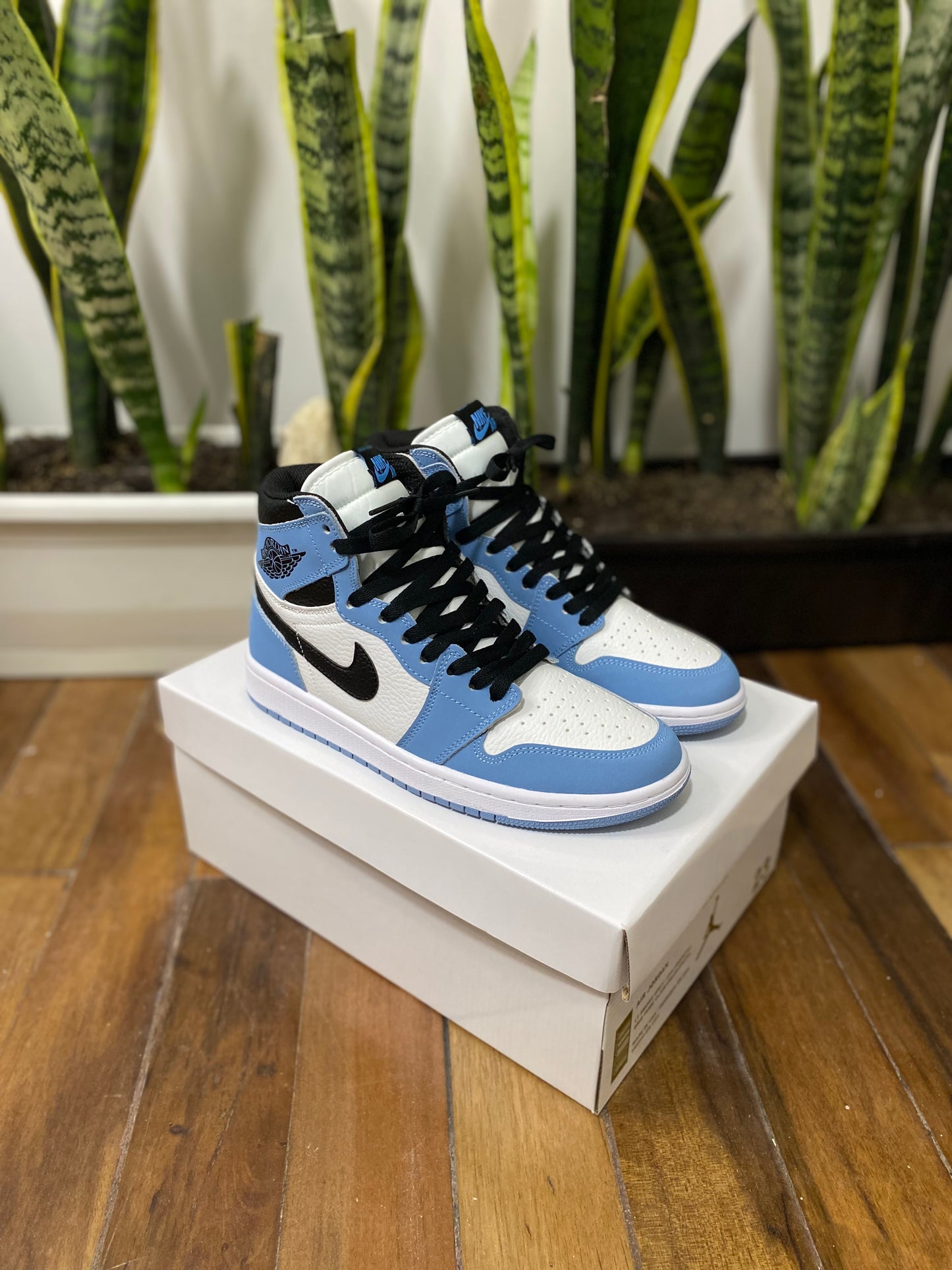 Air Jordan 1 High OG “University Blue”