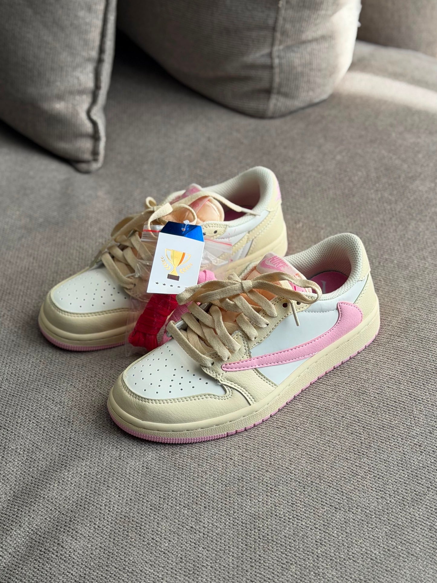 Air Jordan 1 Low x Travis Scott “Muslin and Shy Pink”