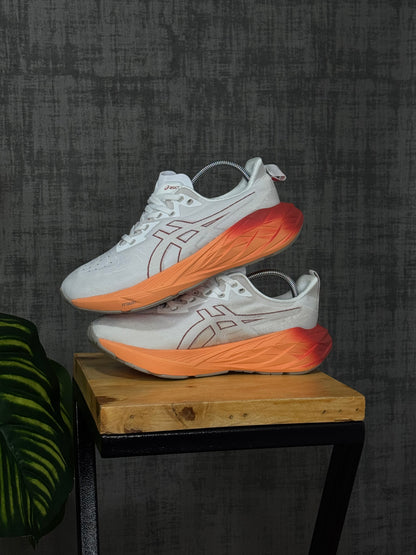 Asics Novablast 4