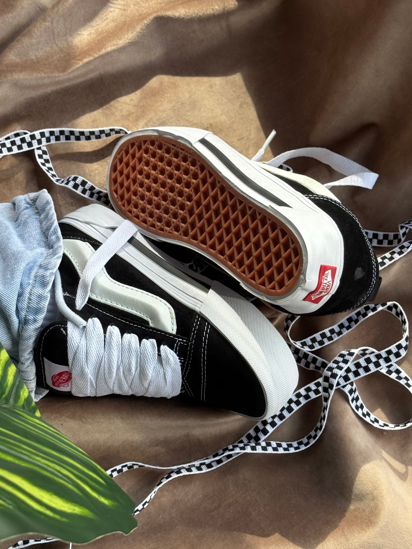 Vans Knu Stack “Black/White”