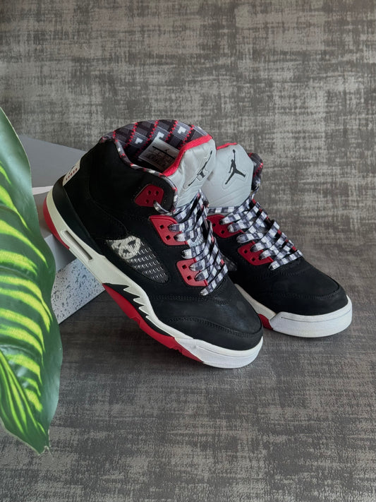 Air Jordan 5 “Friends & Family”
